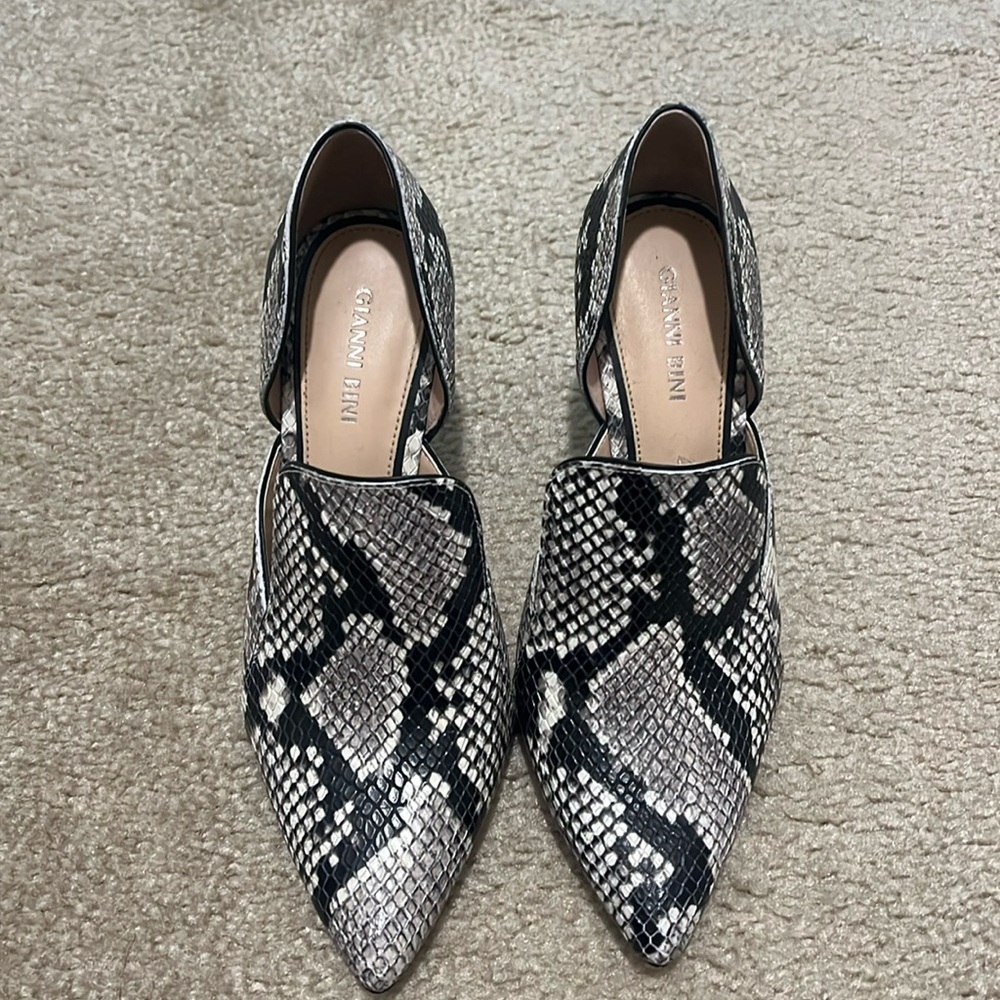 Gianni Bini (Dillards) pointy toe, 4” heel mule. Snakeskin Print, black, white